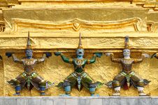 Statues At Wat Phra-Kaew Royalty Free Stock Photo