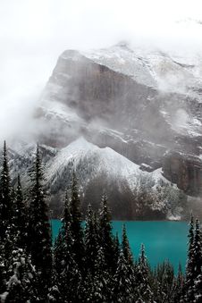 Lake Louise - Mountain Royalty Free Stock Images Lake Louise - Mountain Royalty Free Stock Images