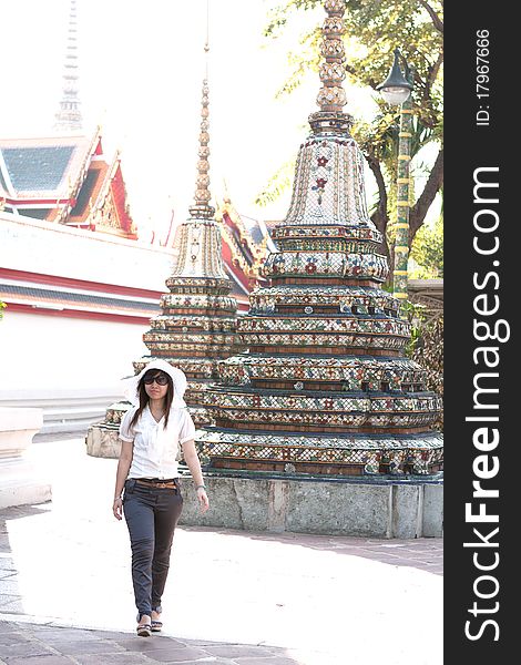 Thai girl travel in the thai temple,she in bangkok. Thai girl travel in the thai temple,she in bangkok