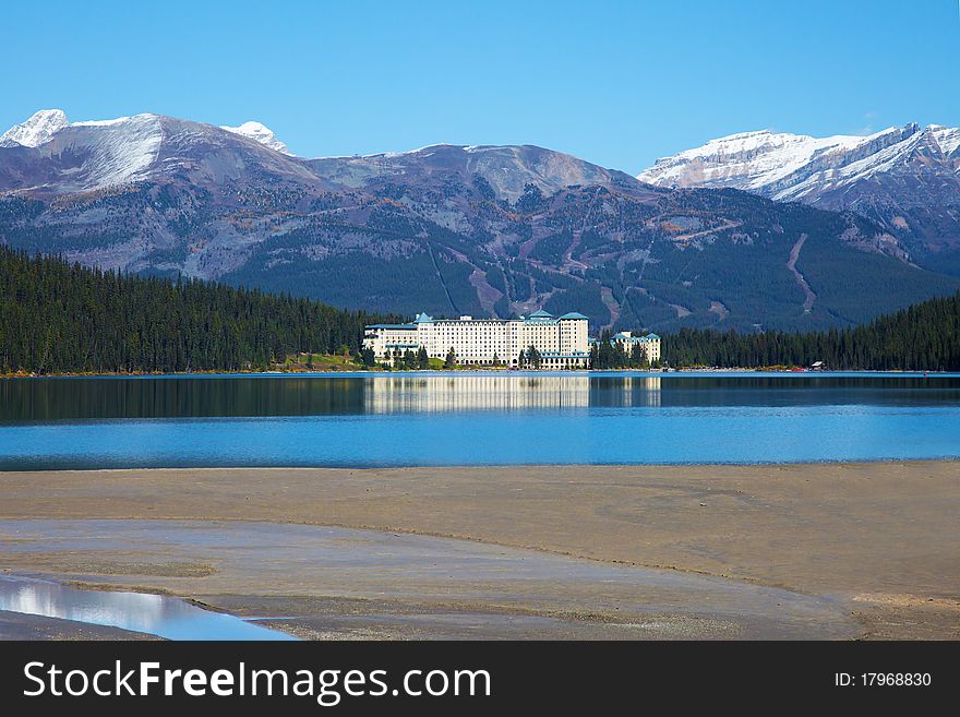Picture of the lake Louise and the hotel - Canadian rockies. Picture of the lake Louise and the hotel - Canadian rockies