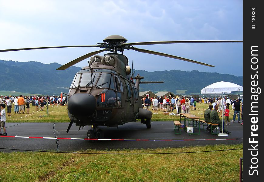 Cougar at airshow !. Cougar at airshow !