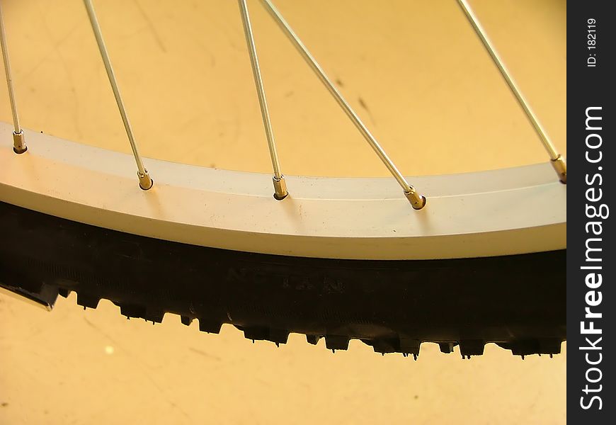 Bicycle wheel