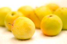 Fresh Yellow Apples Royalty Free Stock Photo Fresh Yellow Apples Royalty Free Stock Photo