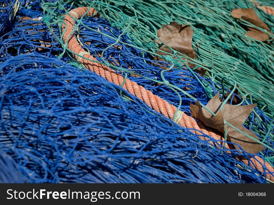 Coloring fishing nets open in the ground