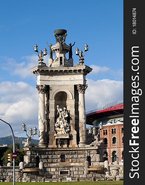 Statue in Placa Espanya