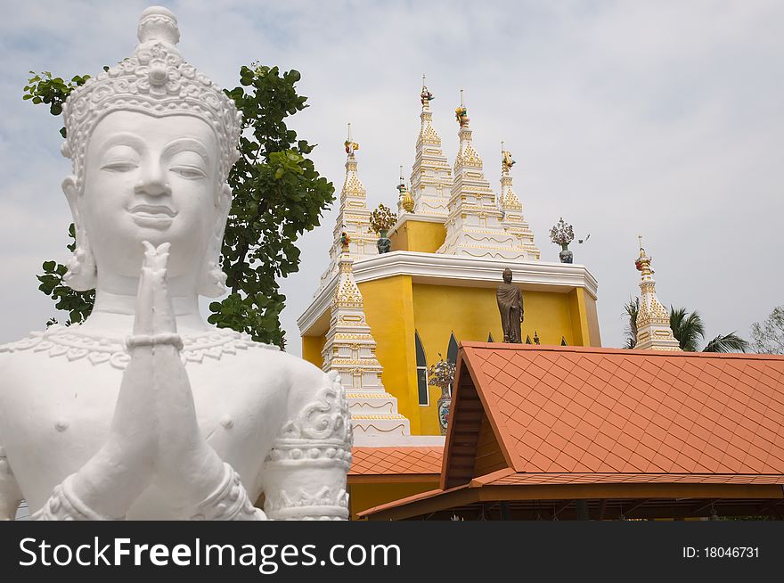 Statue and pagoda at Samutsakorn Thailand