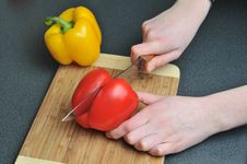 Slicing Pepper Royalty Free Stock Images