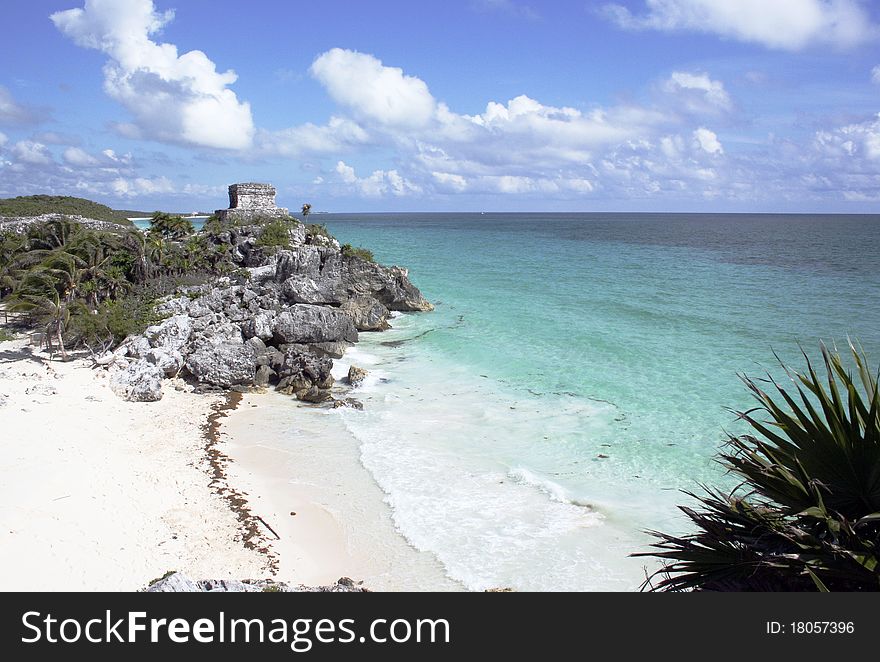 Ruins at Tulum with beach