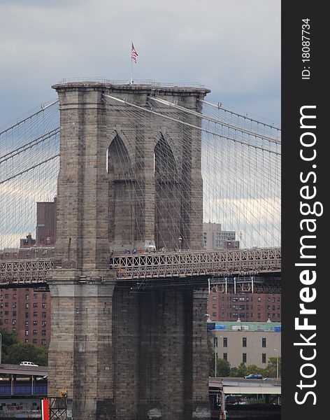 A side shot of the Brooklyn Bridge, late afternoon