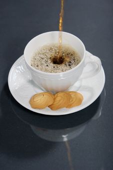 Pouring Coffee Into Coffee Cup Royalty Free Stock Photos Pouring Coffee Into Coffee Cup Royalty Free Stock Photos