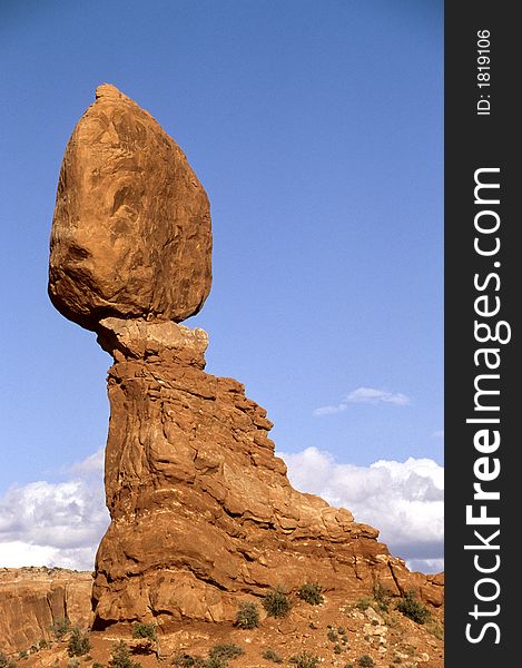 Balanced Rock, Arches National Park, Utah, USA