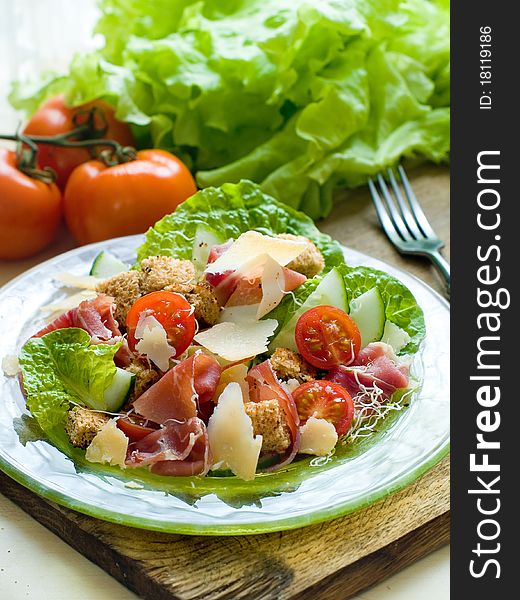 Fresh salad from vegeatbles, ham and cheese