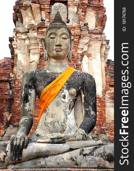 Ruin buddha sitting in the ruin temple wat mahathat ayutthaya thailand. Ruin buddha sitting in the ruin temple wat mahathat ayutthaya thailand