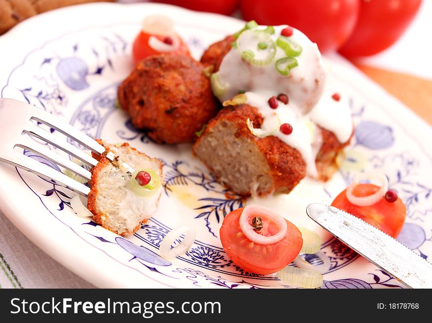 Some fresh Meatballs with Yoghurt