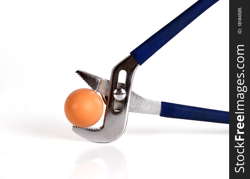 Egg clamped in a vise pipe fittings key