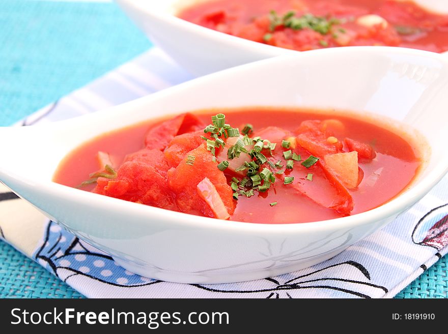 Fresh soup of tomatoes in a bowl
