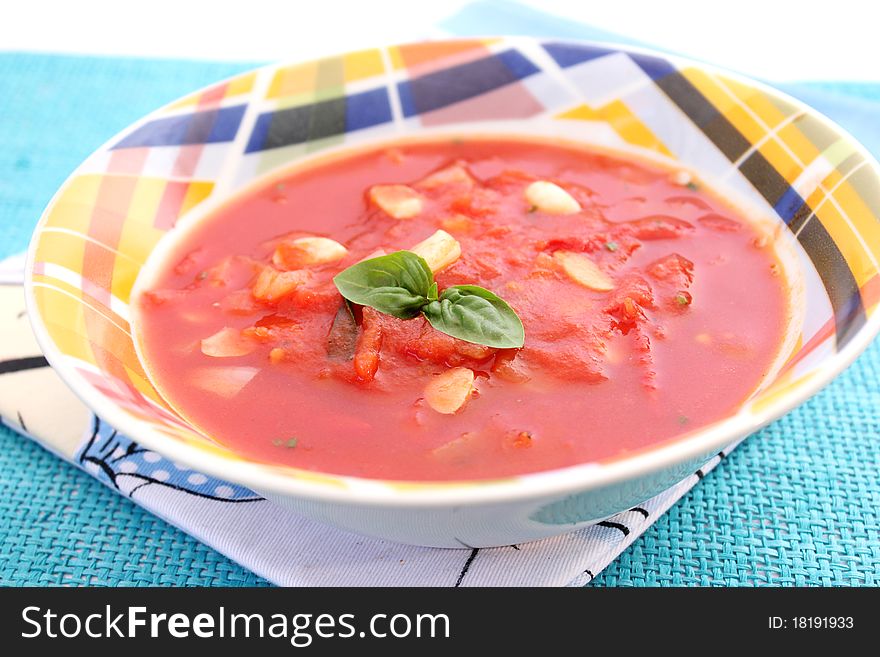 Fresh soup of tomatoes in a bowl