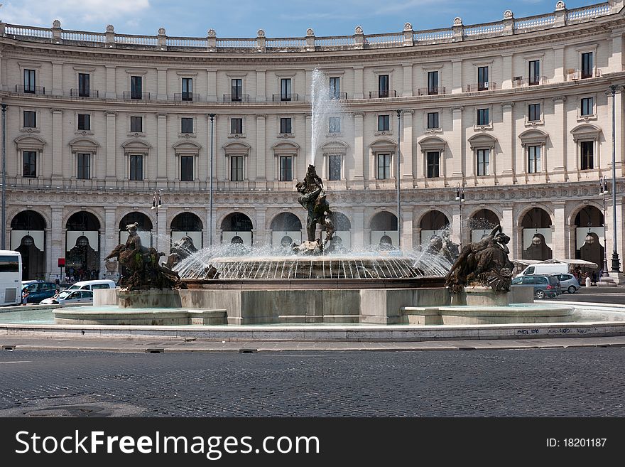View at the famous Fountain of the Naiads in Rome, ItalÐ½