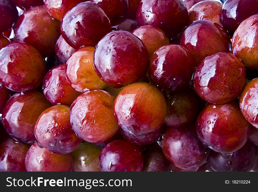 Grapes with water droplets