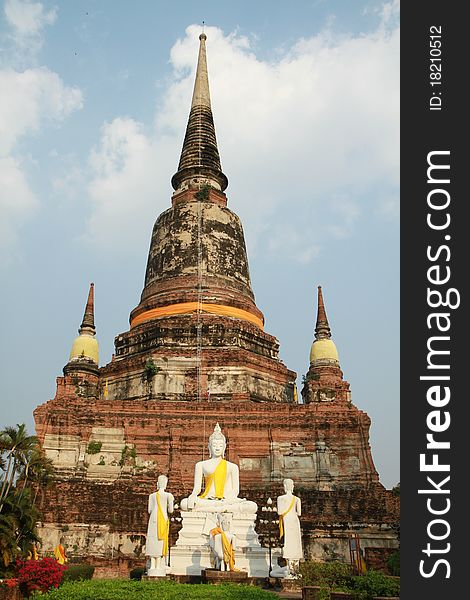 Pagoda at Wat Yai Chaimongkol, Ayuthaya, Thailand.