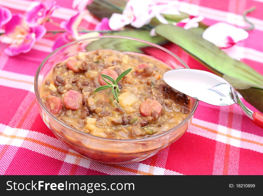 Fresh stew of lentils in a bowl