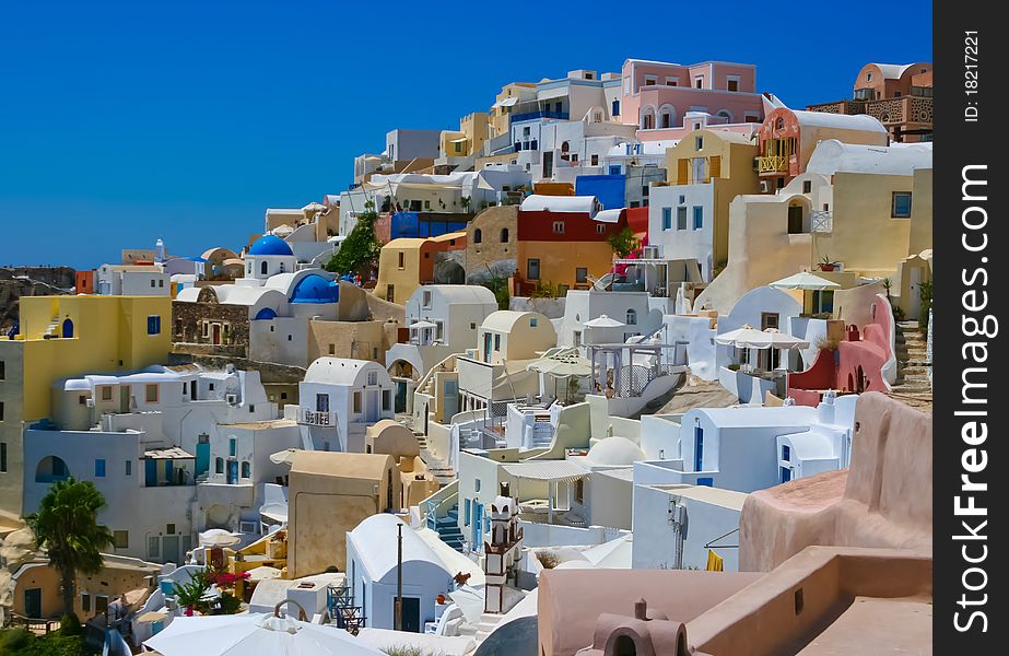 Colourful panorama of Oia village