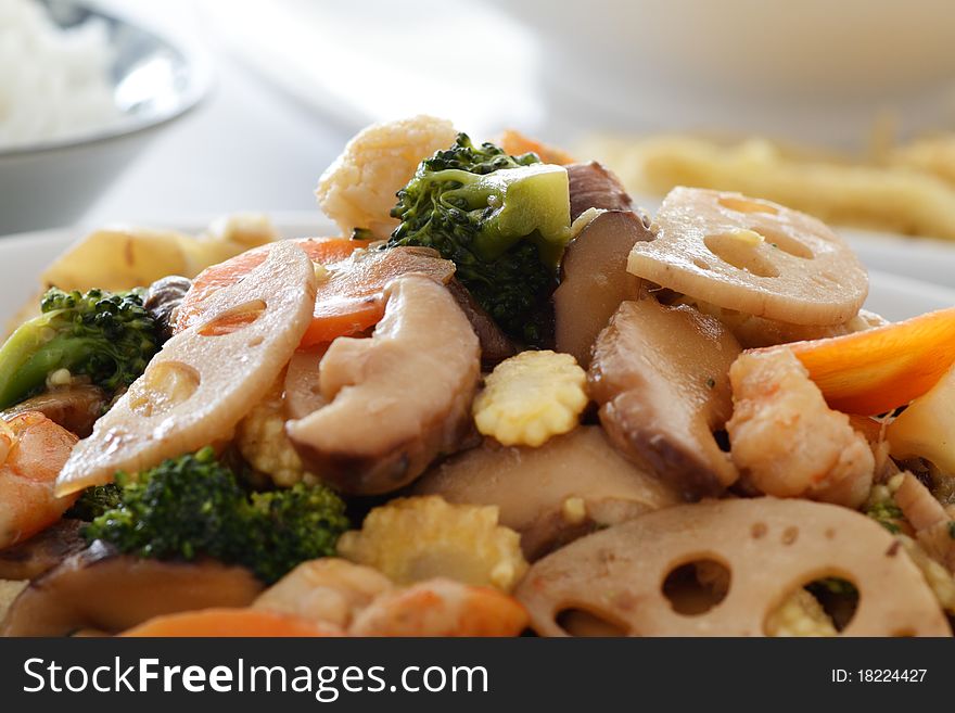 A bowl of stir-fried mixed vegetables