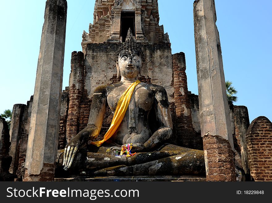 Wat Prasrirattanamahatad was built in 15 century.  It is located in Northen part of Thailand. Wat Prasrirattanamahatad was built in 15 century.  It is located in Northen part of Thailand.