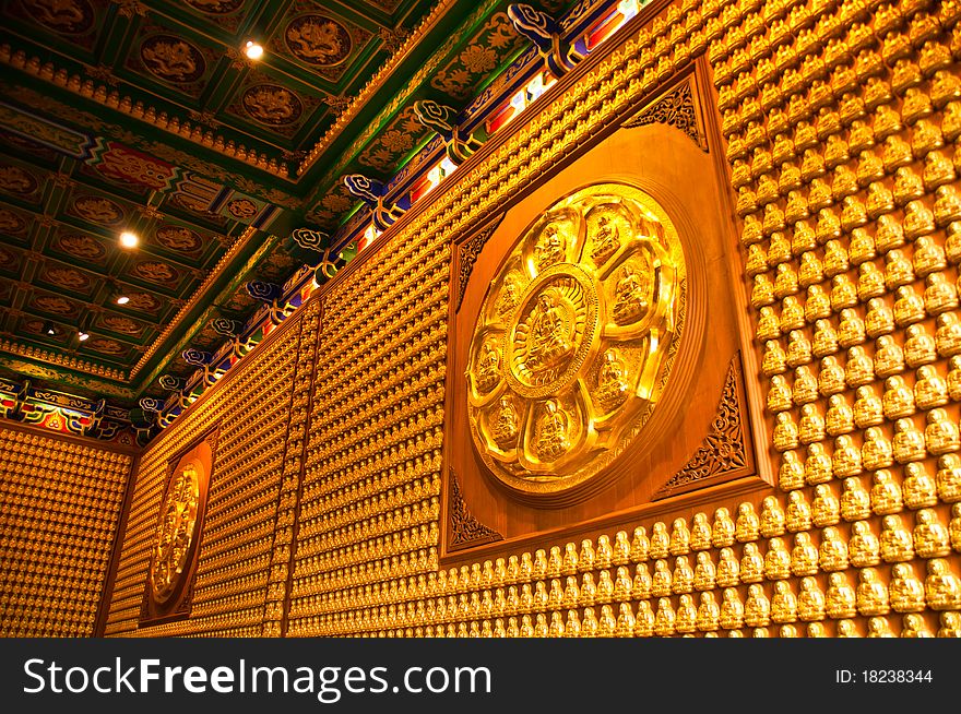 Buddha temple wall in Wat-Leng-Noei-Yi