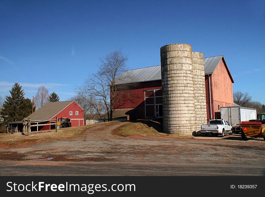 Mid West American Farm with Barn, Silos and Outbuildings