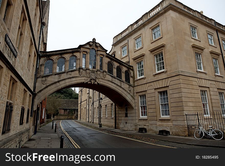 Bridge of Sighs in Oxford, passageway between buildings