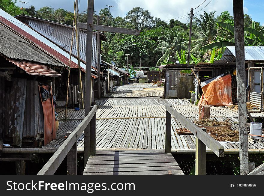 Traditional village originally used by Borneo headhunters. Traditional village originally used by Borneo headhunters.