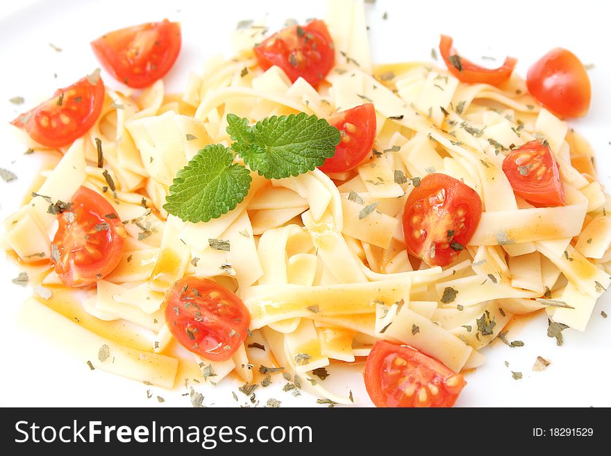 Some fresh pasta with tomatoes