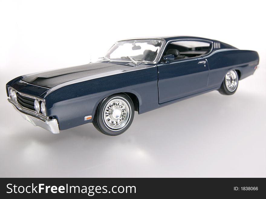 1969 Ford Torino Talladega metal scale toy car wideangel