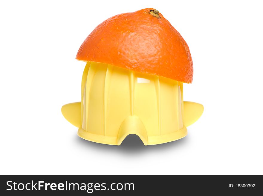 Juicer with an orange crust