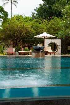 Free Tropical Infinity Pool Stock Photo - 18332110