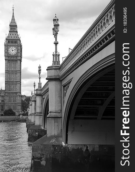 The bridge makes its way across the Thames River to reach Big Ben. The bridge makes its way across the Thames River to reach Big Ben.