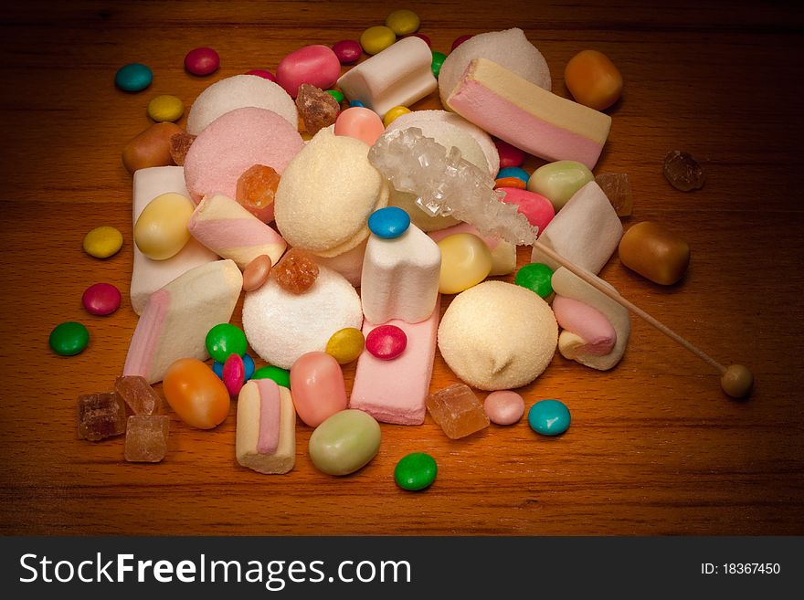 Scattering from a variety of candies, souffle and sugar. Scattering from a variety of candies, souffle and sugar.