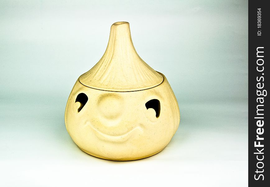 Picture of a garlic pot.