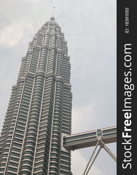 Picture of the south tower of the Petronas twin towers, Kuala Lumpur. Picture of the south tower of the Petronas twin towers, Kuala Lumpur