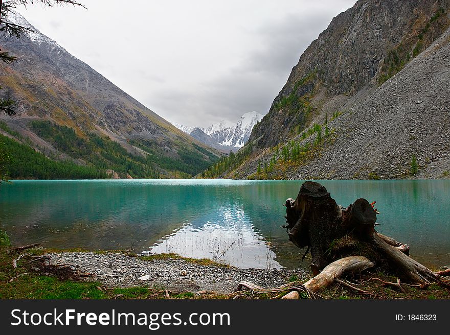 Turquoise lake and mountains. Altay. Russia.