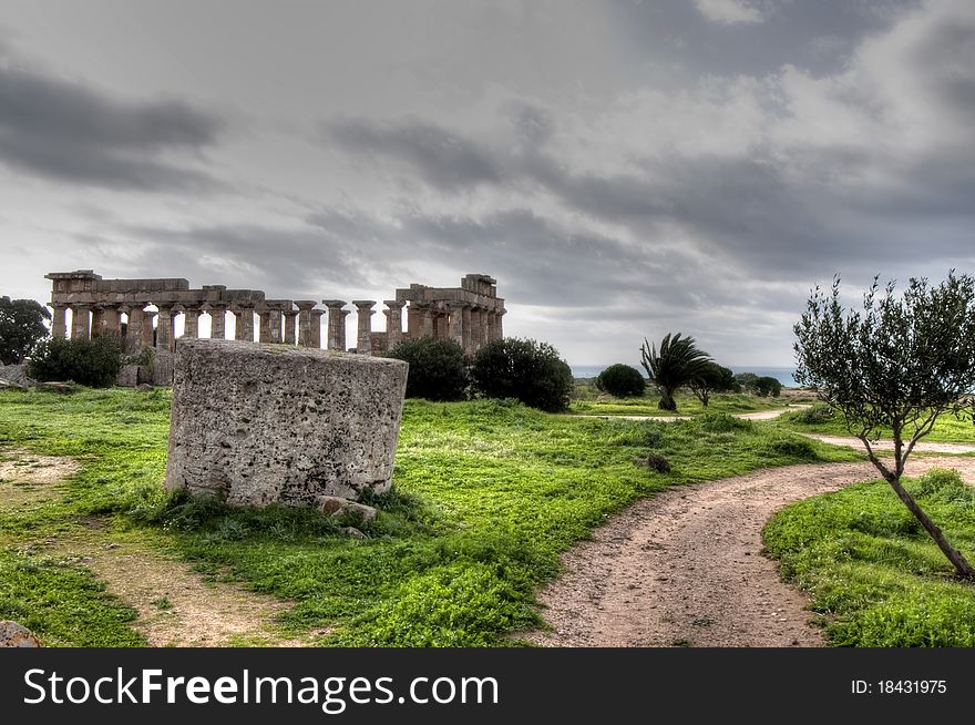 HDR image of the Selinunte temples 08