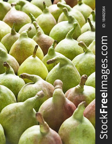 A vertical frame full of pears(greek variety)