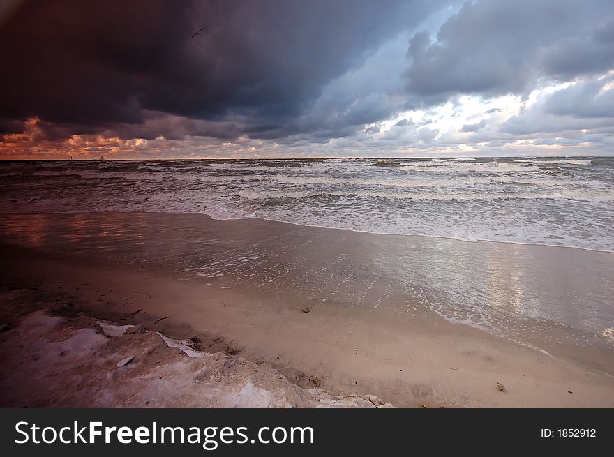 Sunset ocean. Wide angle picture