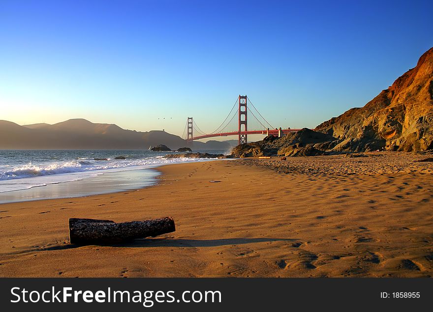 Baker Beach is a state and national public beach on the Pacific Ocean coast, on the San Francisco peninsula. Baker Beach is a state and national public beach on the Pacific Ocean coast, on the San Francisco peninsula