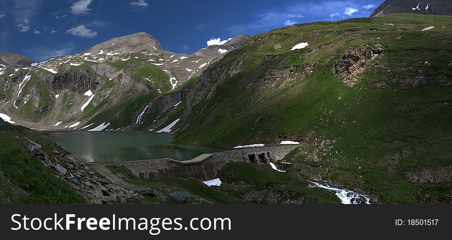 Mountain lake on the road to the Grossglockner