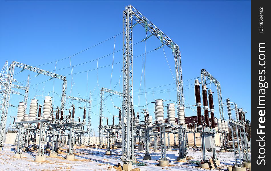 Disconnecting switch on high-voltage substation
