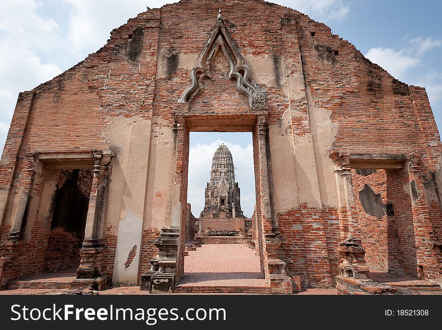 Ayutthaya was one of the world's largest cities in ancient times. Wat Rajaburana (Ayutthaya, Thailand) was founded in 1424 AD by King Sampraya to house the cremation remains of his father. Ayutthaya was one of the world's largest cities in ancient times. Wat Rajaburana (Ayutthaya, Thailand) was founded in 1424 AD by King Sampraya to house the cremation remains of his father.