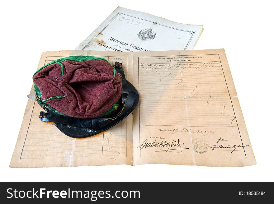 Old hat of Garibaldi, commemorative medals and documents of the Italian war for independence. Old hat of Garibaldi, commemorative medals and documents of the Italian war for independence.