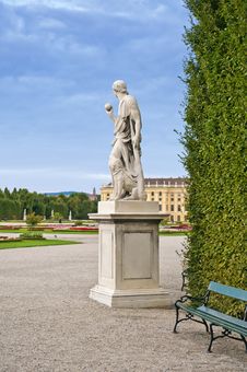 Statue In Schonbrunn Garden Stock Images Statue In Schonbrunn Garden Stock Images